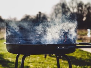 grill, smoke, barbecue-931878.jpg